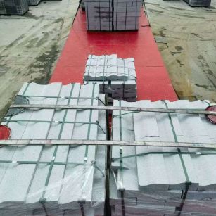 忻州 芝麻白仿形加直形路沿石出货日常