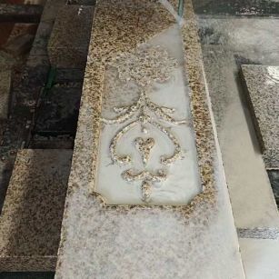 忻州 黄金麻花岗岩异形加工雕刻栏杆大柱