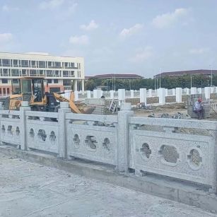 忻州 白麻花岗岩荔枝面河道栏杆