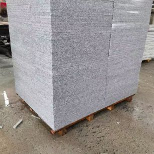 忻州 芝麻白火烧面1.8厚300*600地铺石，尺寸标准，厚薄均匀