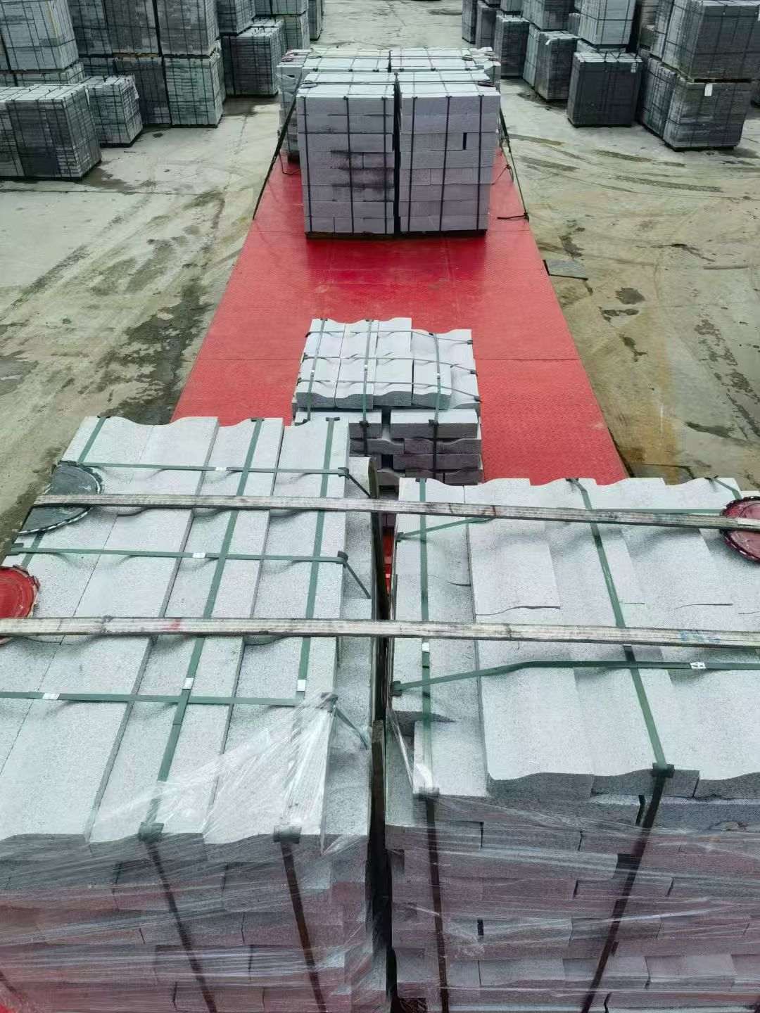 忻州 芝麻白仿形加直形路沿石出货日常