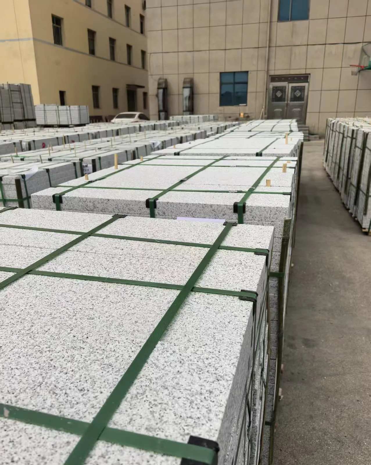 忻州 白麻花岗岩5.0公分荔枝面地铺石