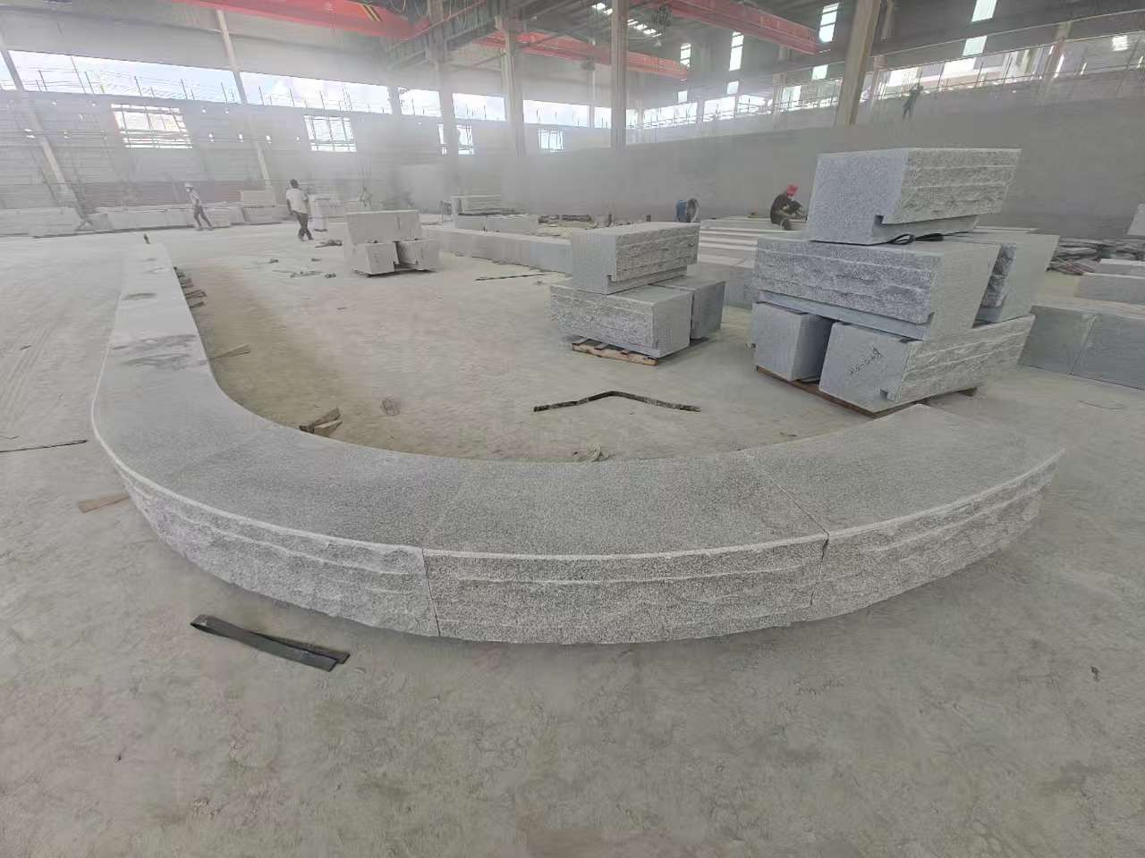 忻州 芝麻白异形坐凳，自然面光面弧形加工