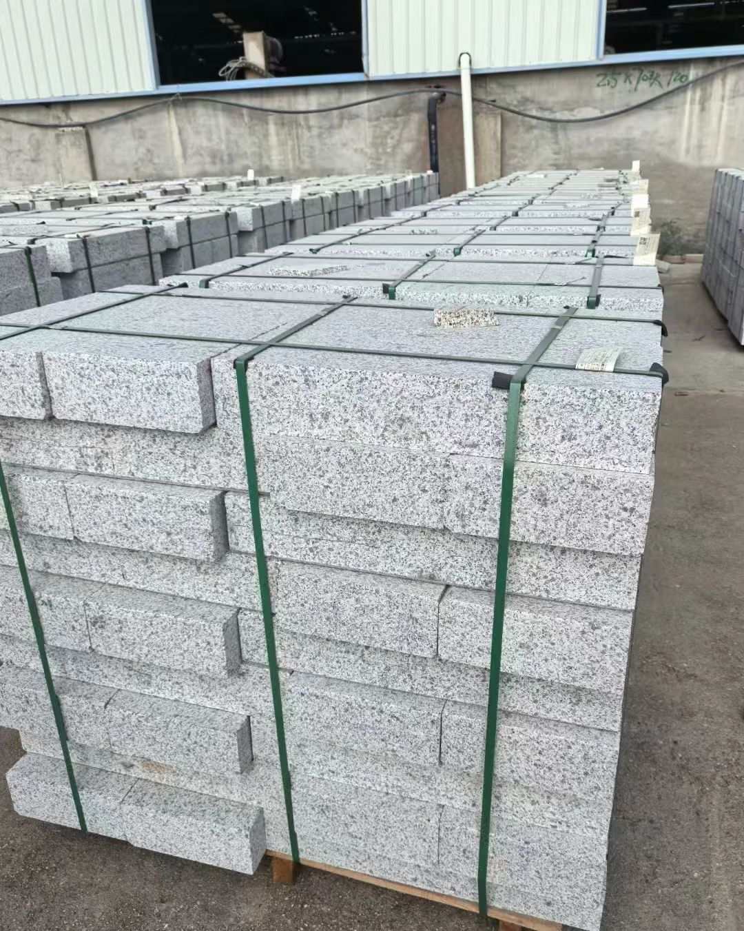 忻州 白麻花岗岩路沿石，弧形路沿石，道牙石，马路牙子，界石，路缘石，平沿石，直岩石，平缘石等