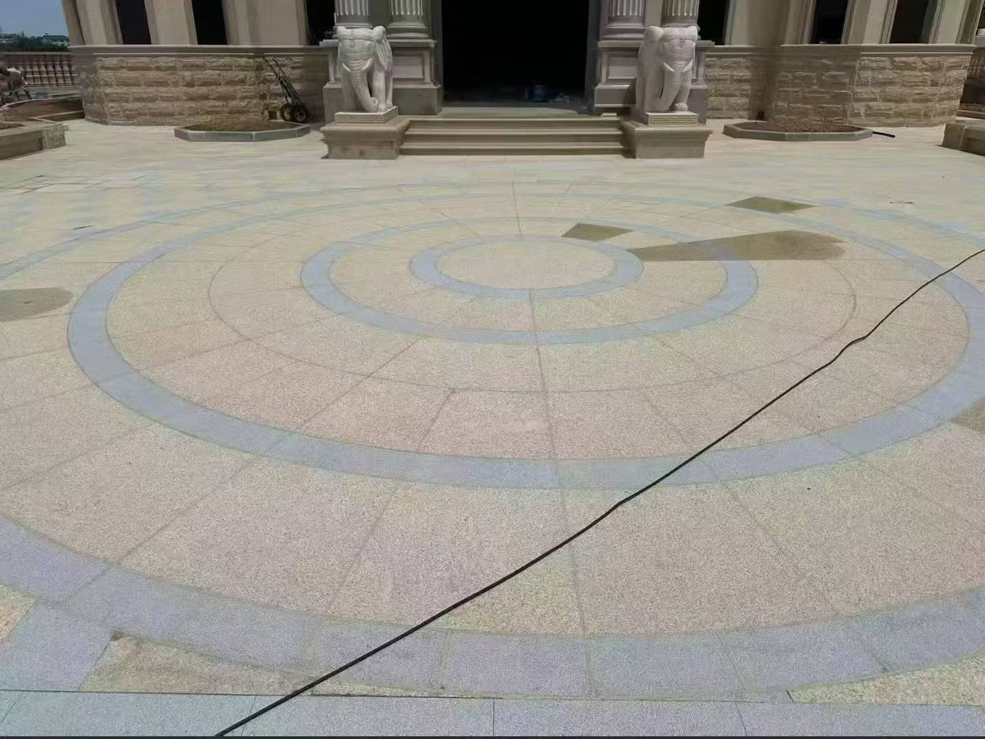 忻州 黄金麻芝麻灰花岗岩石材地铺拼接效果