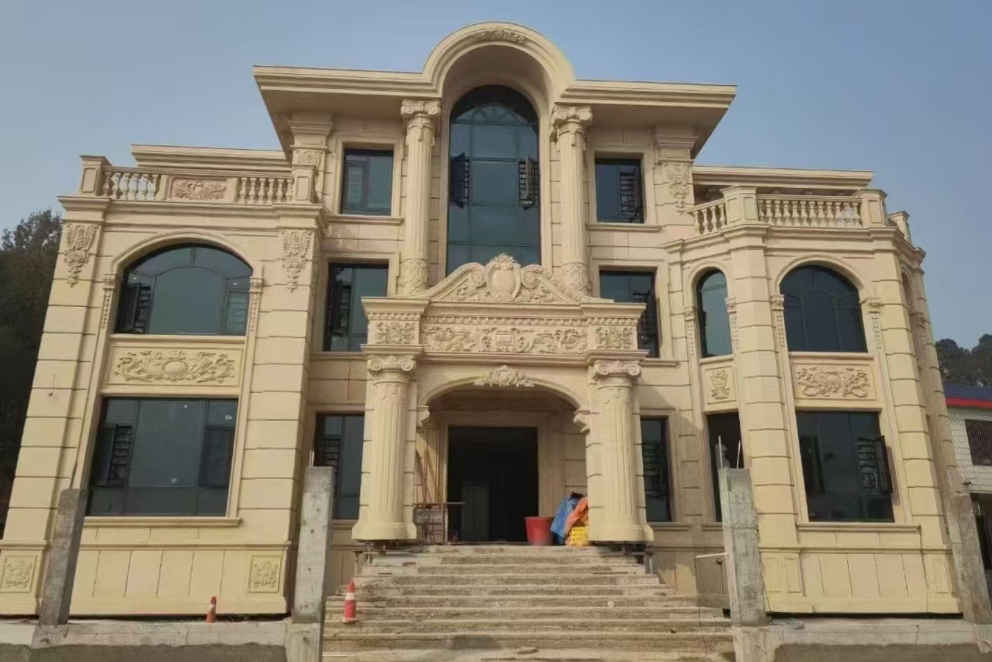 忻州 黄金麻花岗岩别墅外墙干挂