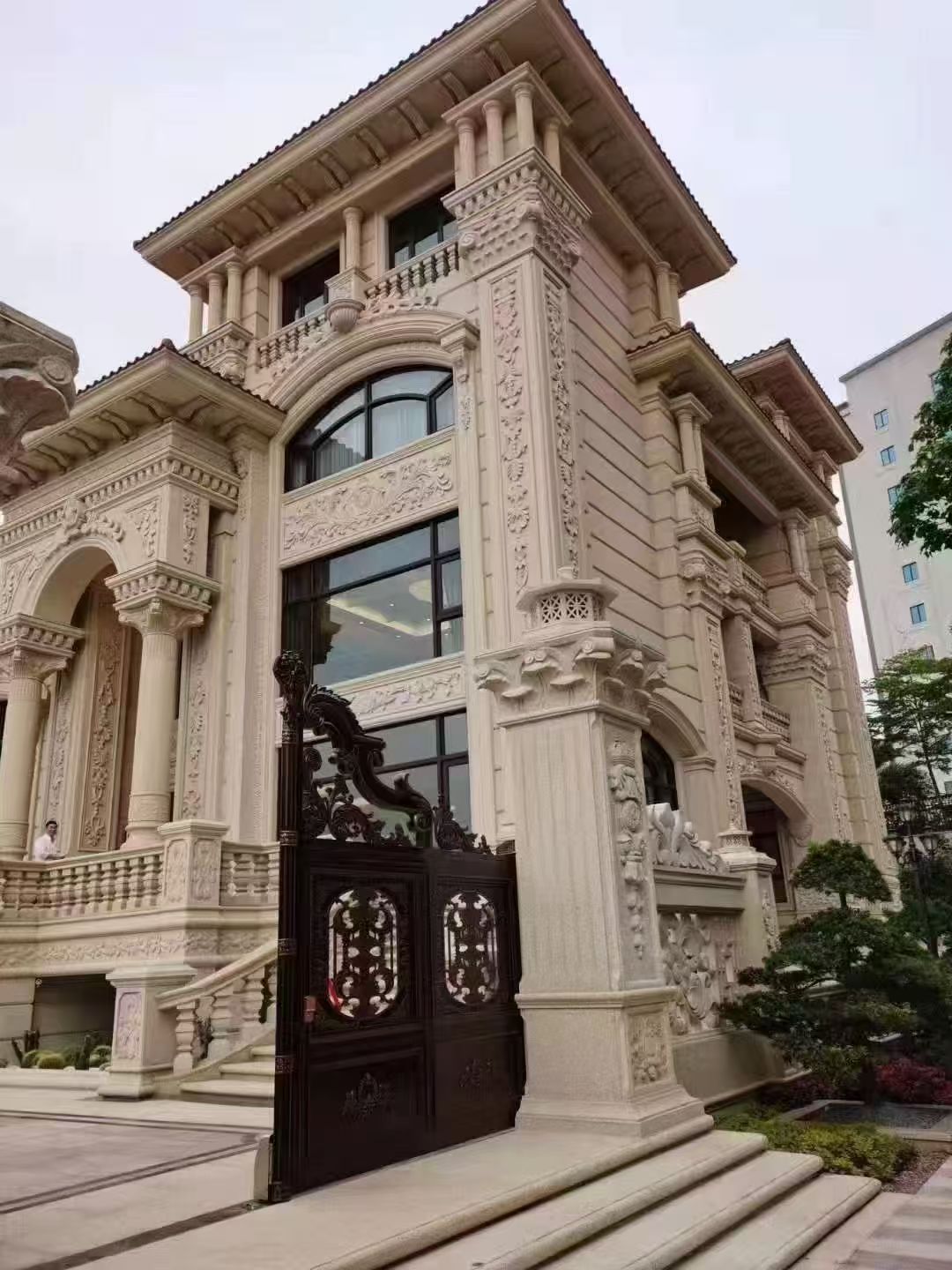 忻州 黄金麻花岗岩别墅外墙干挂效果展示