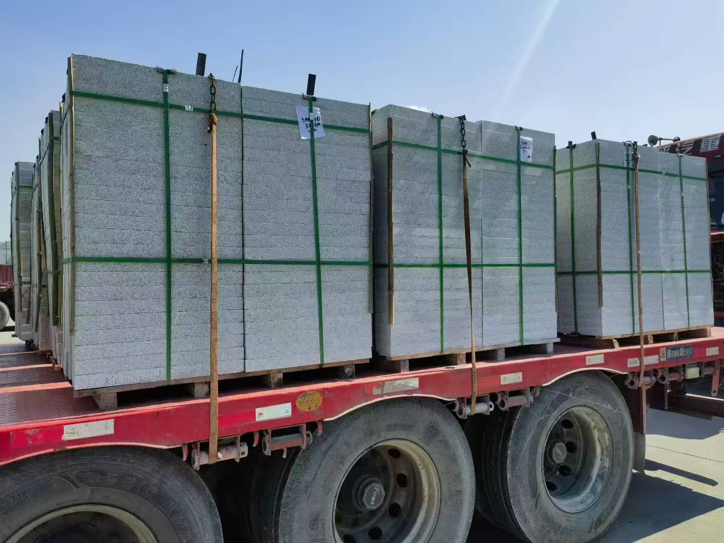 忻州芝麻白花岗岩出货日常地铺石