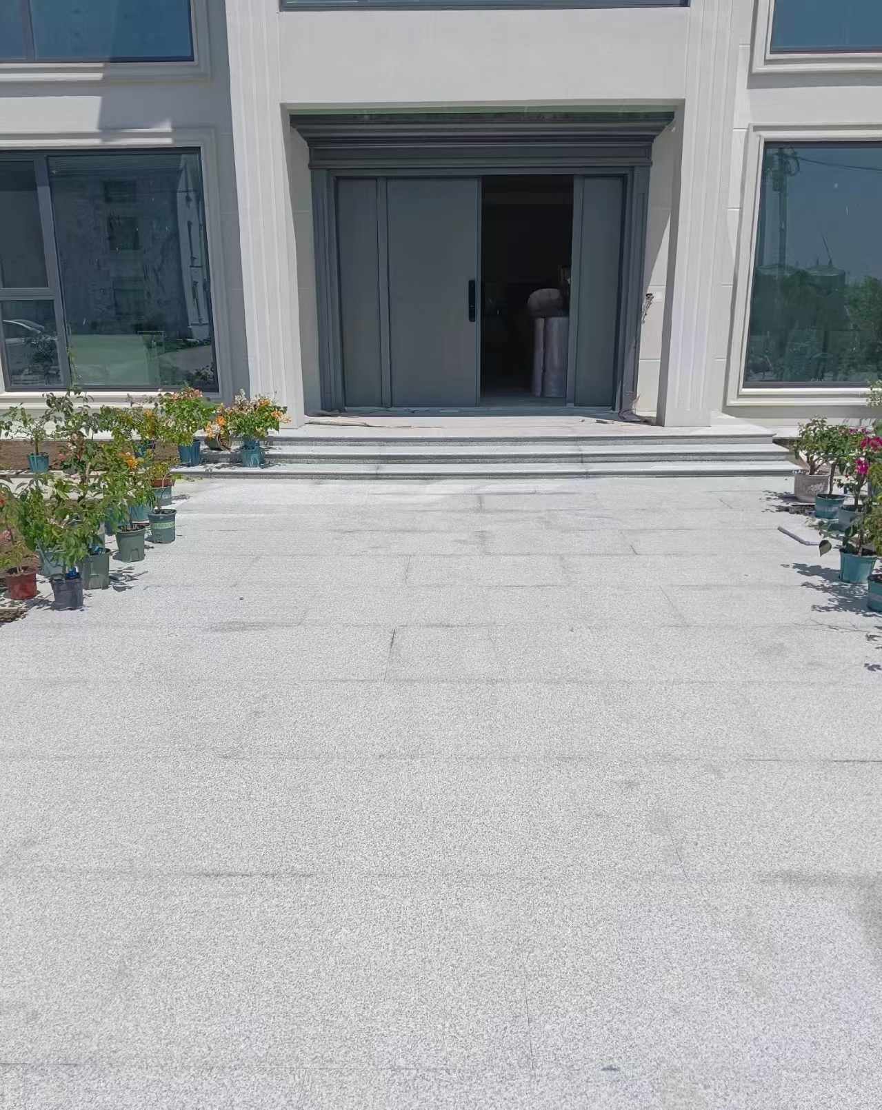 忻州 芝麻白花岗岩地铺石地面铺装