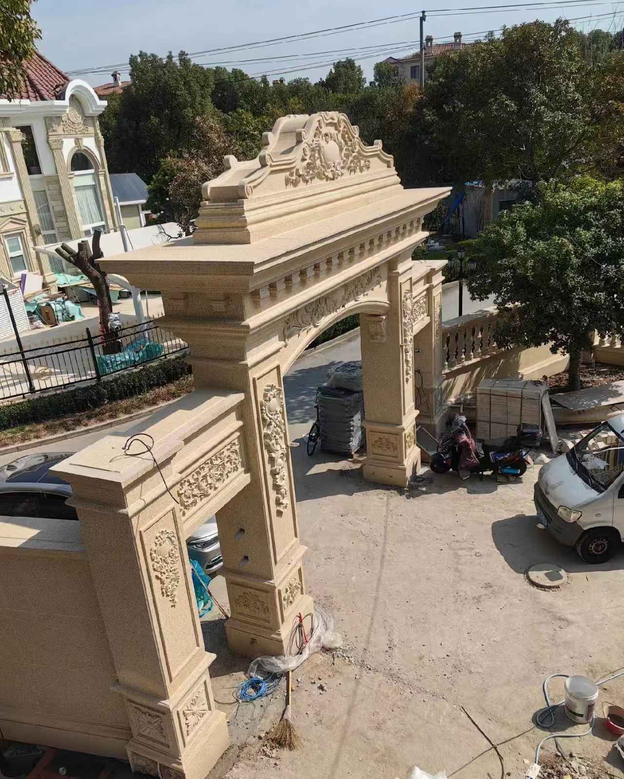 忻州 黄金麻荔枝面花岗岩别墅门楼