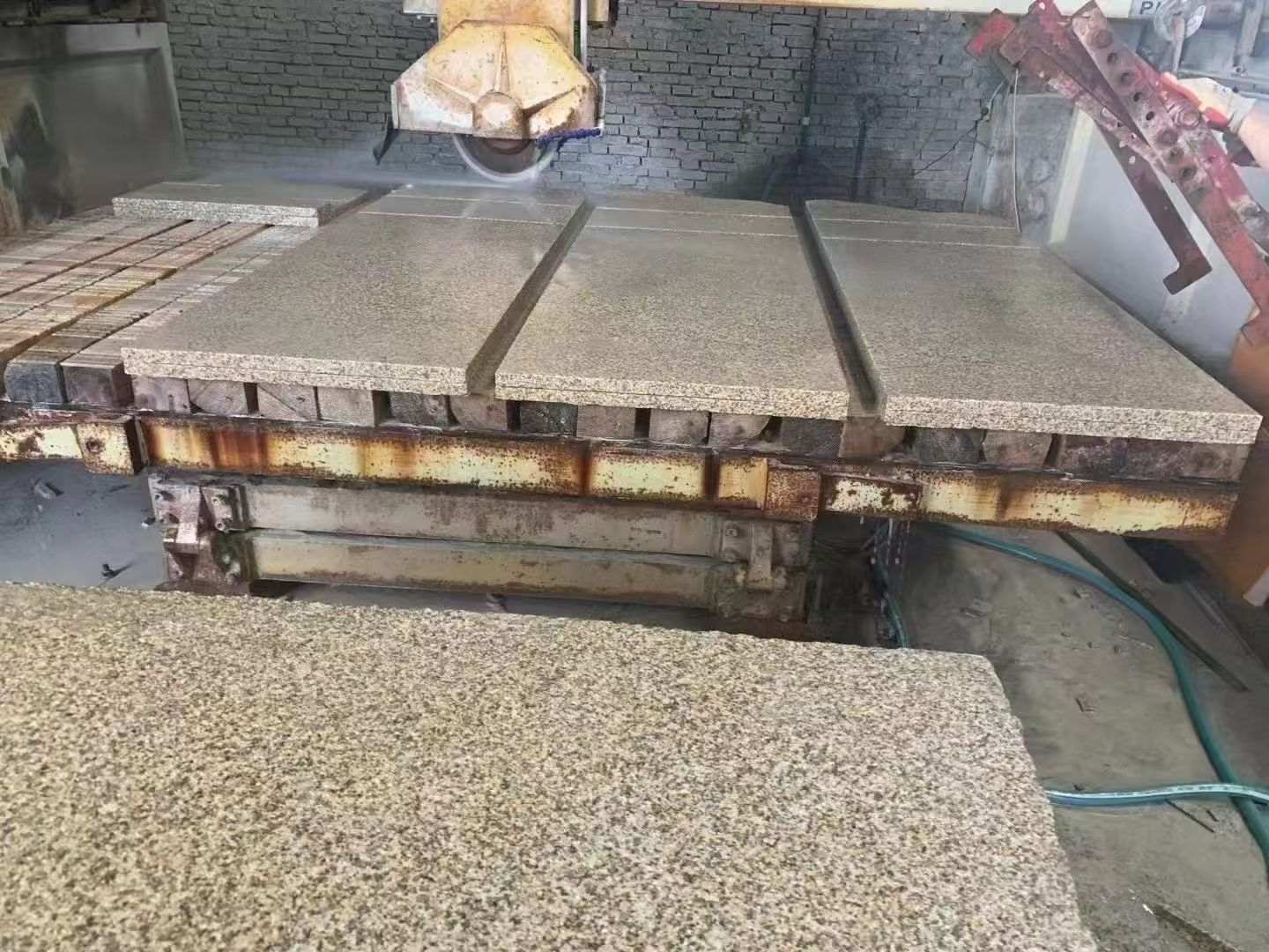 忻州 黄金麻荔枝面成品板加工