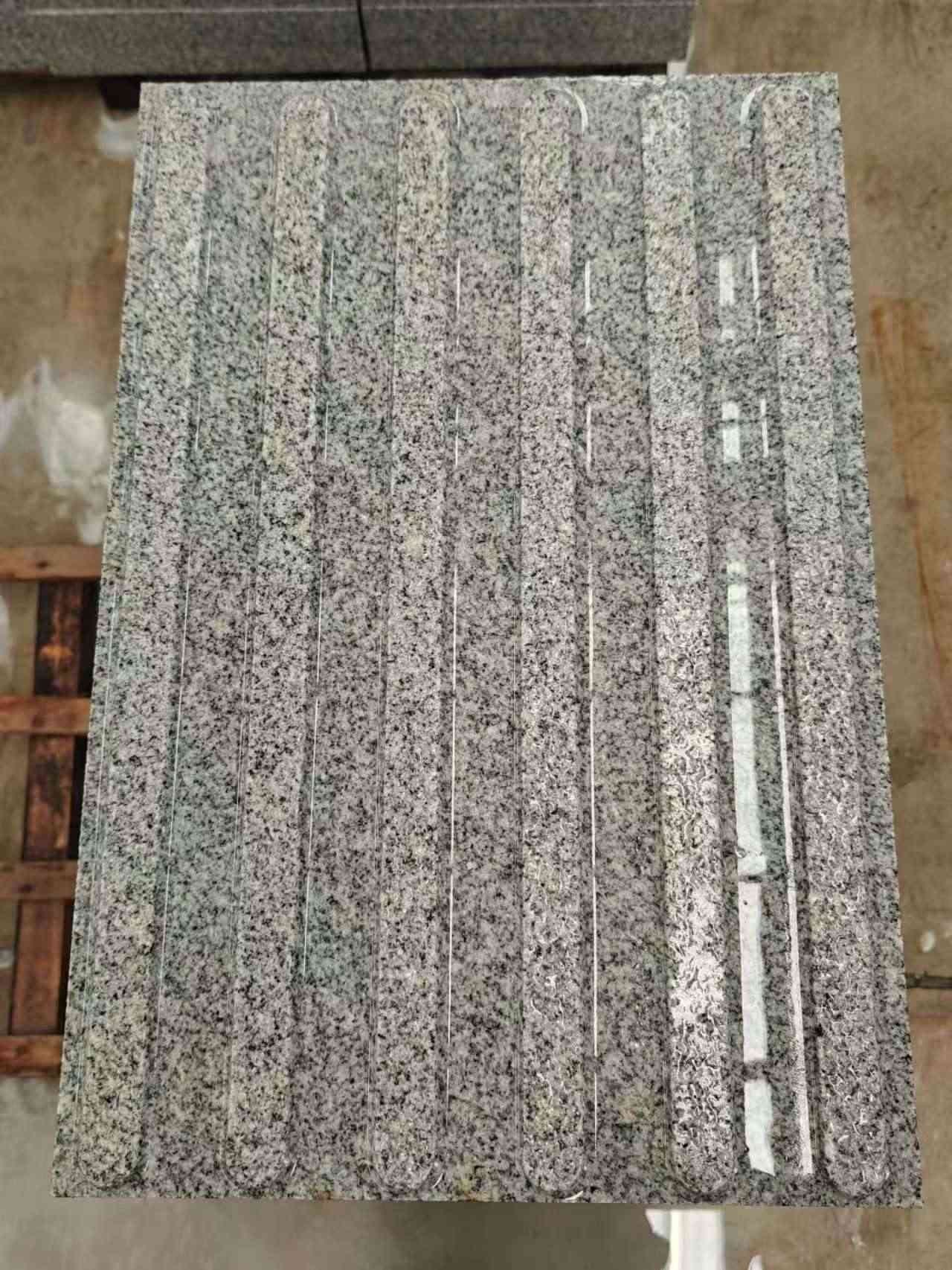 忻州 芝麻白花岗岩荔枝面雕刻盲道，盲条